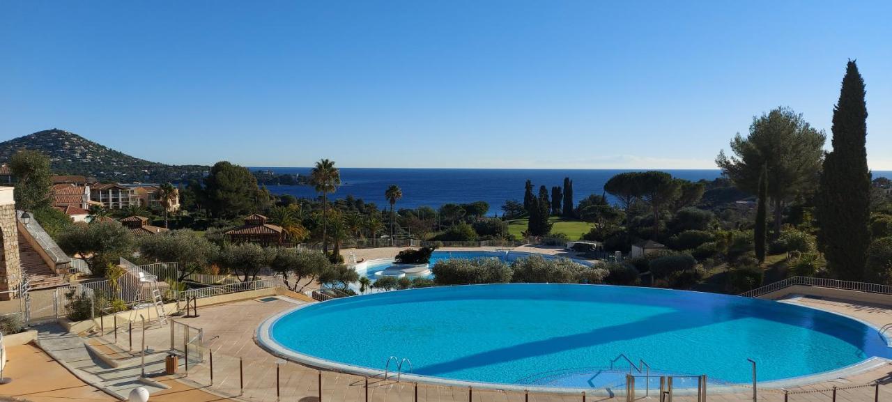 Saint-Raphael- Vue Mer Et Massif De L'Esterel Kültér fotó