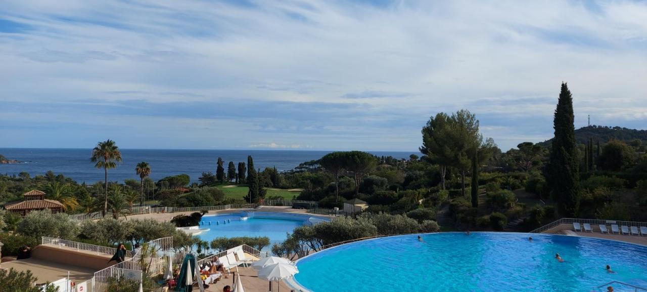 Saint-Raphael- Vue Mer Et Massif De L'Esterel Kültér fotó